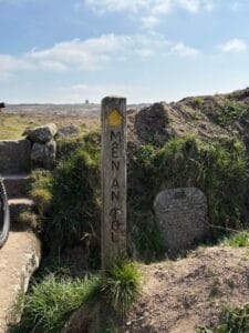 Sign beside the stile for the walk to Men-an-tol ancient stones